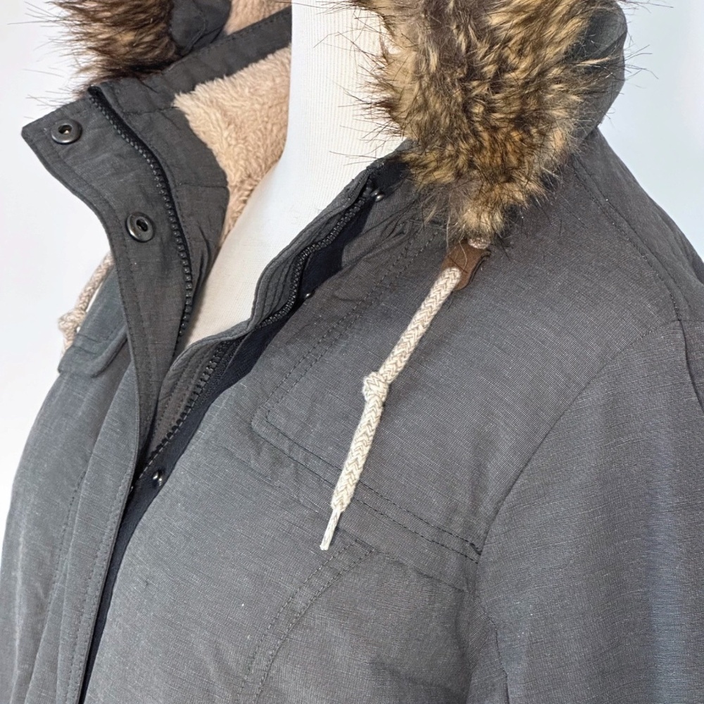 EDDIE BAUER Ladder Creek High-Pile Women's Gray Parka Faux Fur Hood Cinch Waist - Picture 3 of 16